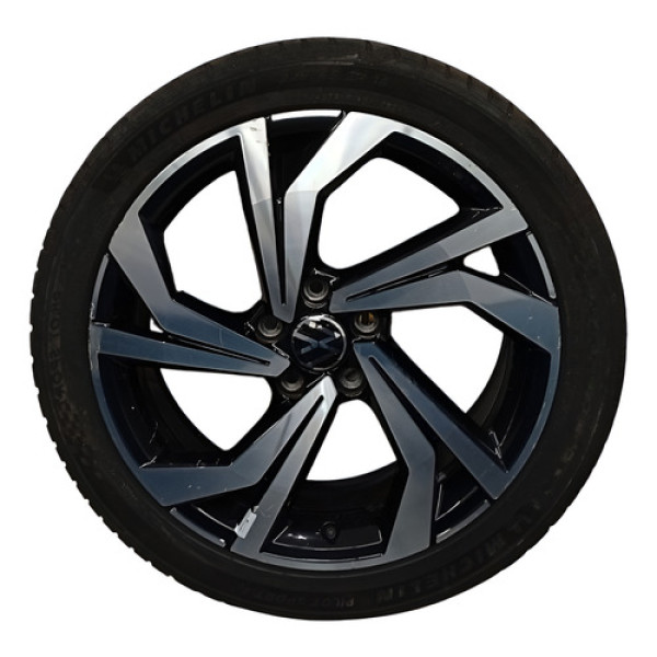 Roda Pneu Ruim Volkswagen Jetta Gli 2.0 T 2024 Detalhe