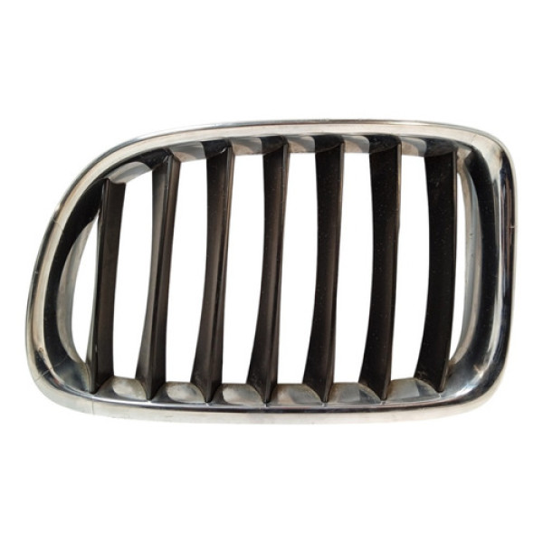 Grade Esquerda Parachoque Dianteira Bmw X1 2011 2012 Detalhe