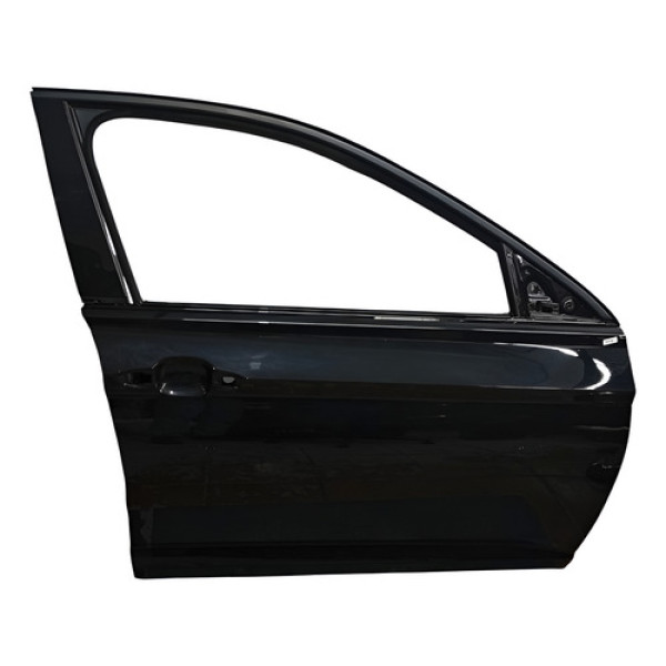 Porta Dianteira Direito Vw Jetta Gli 2.0 T 2024 Detalhe Dianteira Direito Preto