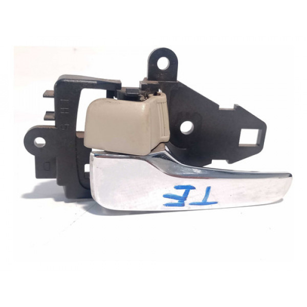 Maçaneta Interna Traseira Esquerda Mitsubishi Outlander 2011 Prata Traseira