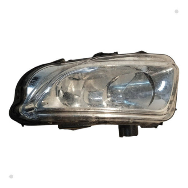 Farol Milha Direito Fiat Strada 2019 2020 Detalhe  Vermelho