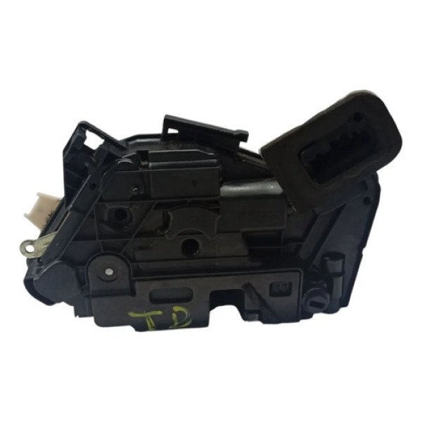 Fechadura Porta Traseira Direita Volkswagen Jetta Tsi 2014
