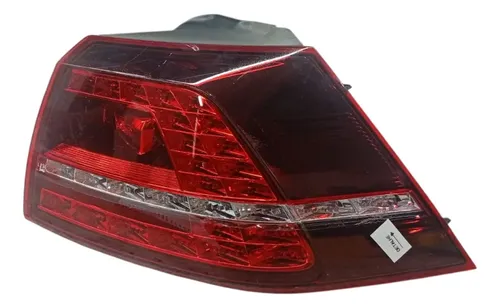 Lanterna Direito Volkswagen Golf Gti 2.0 T 2015 Detalhe Direito/passageiro Vermelho